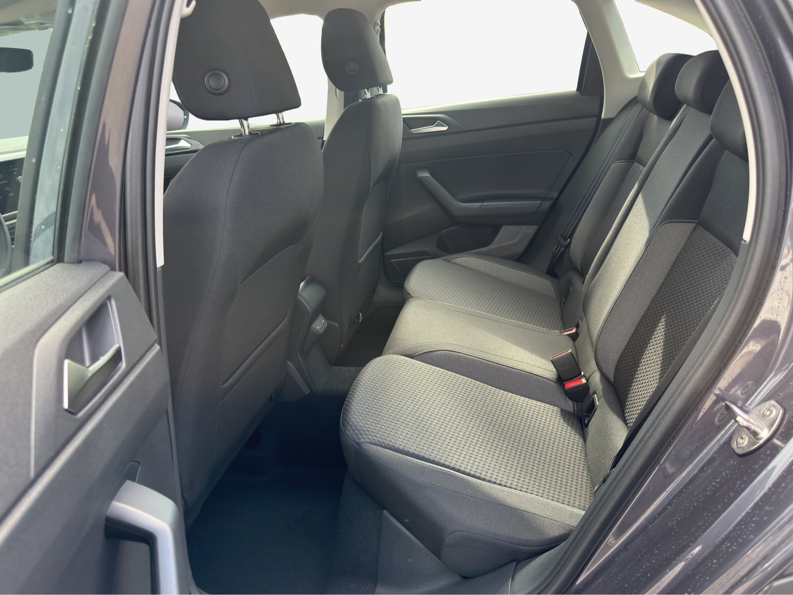 VW Taigo 1.0 TSI Life DSG-image-11