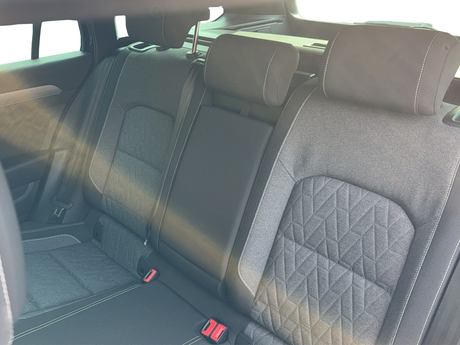 VW Passat Variant 1.5 TSI EVO Business DSG-image-13
