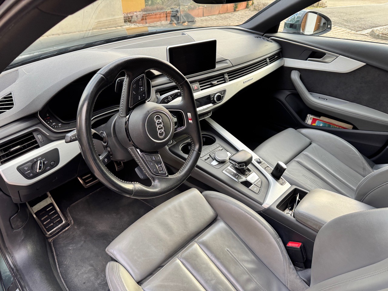 AUDI A4 Avant 3.0 TDI Sport quattro tiptronic-image-8