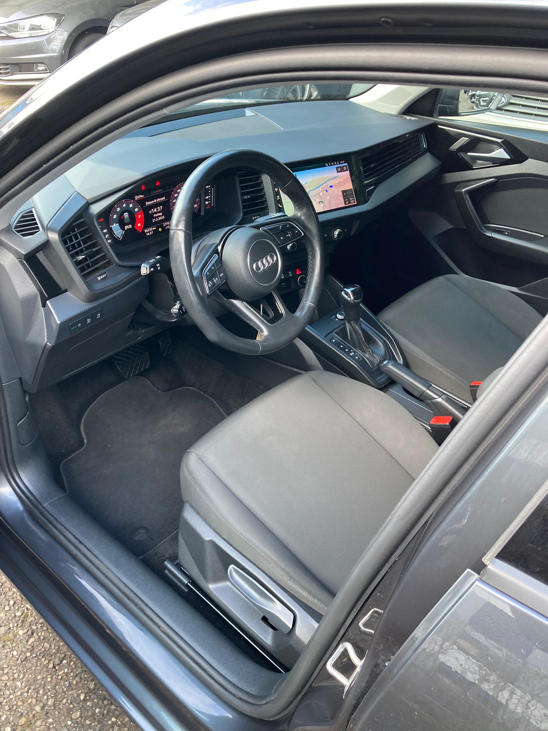 AUDI A1 Sportback 30 TFSI Attraction-image-6