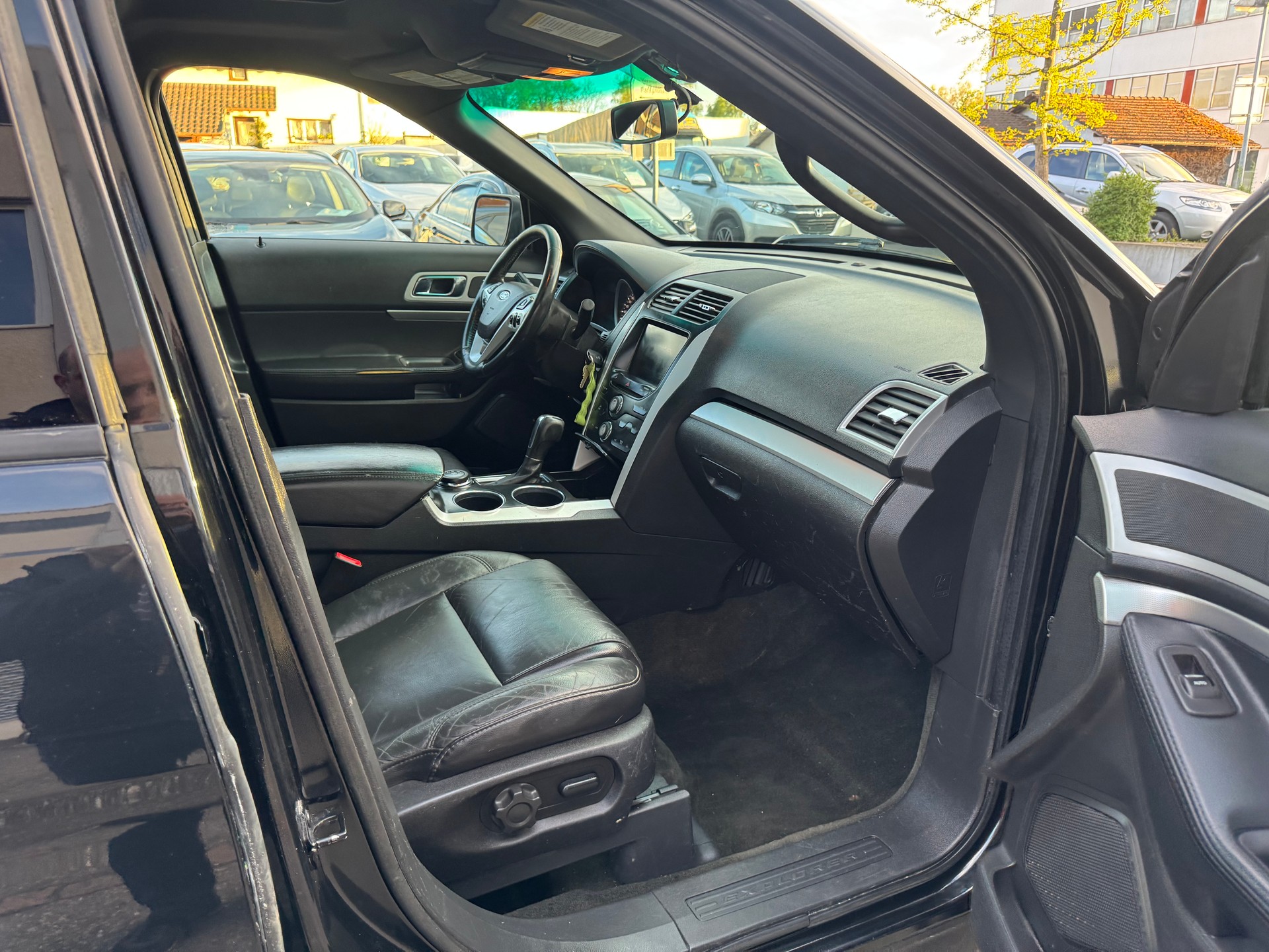 FORD EXPLORER-image-6
