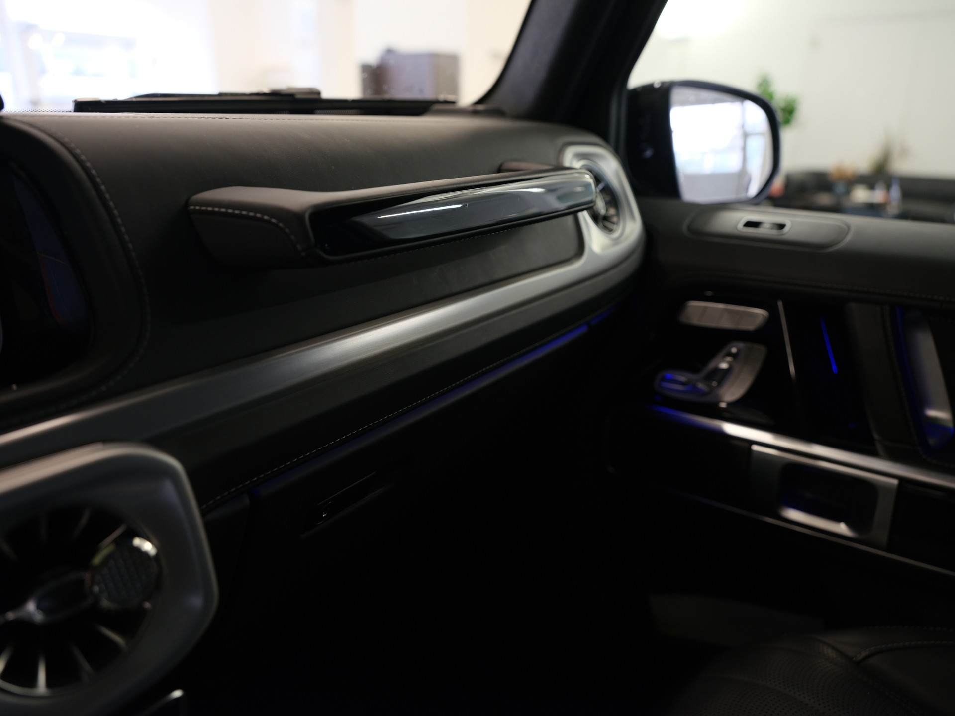MERCEDES-BENZ G 500 AMG Line 9G-Tronic-image-24