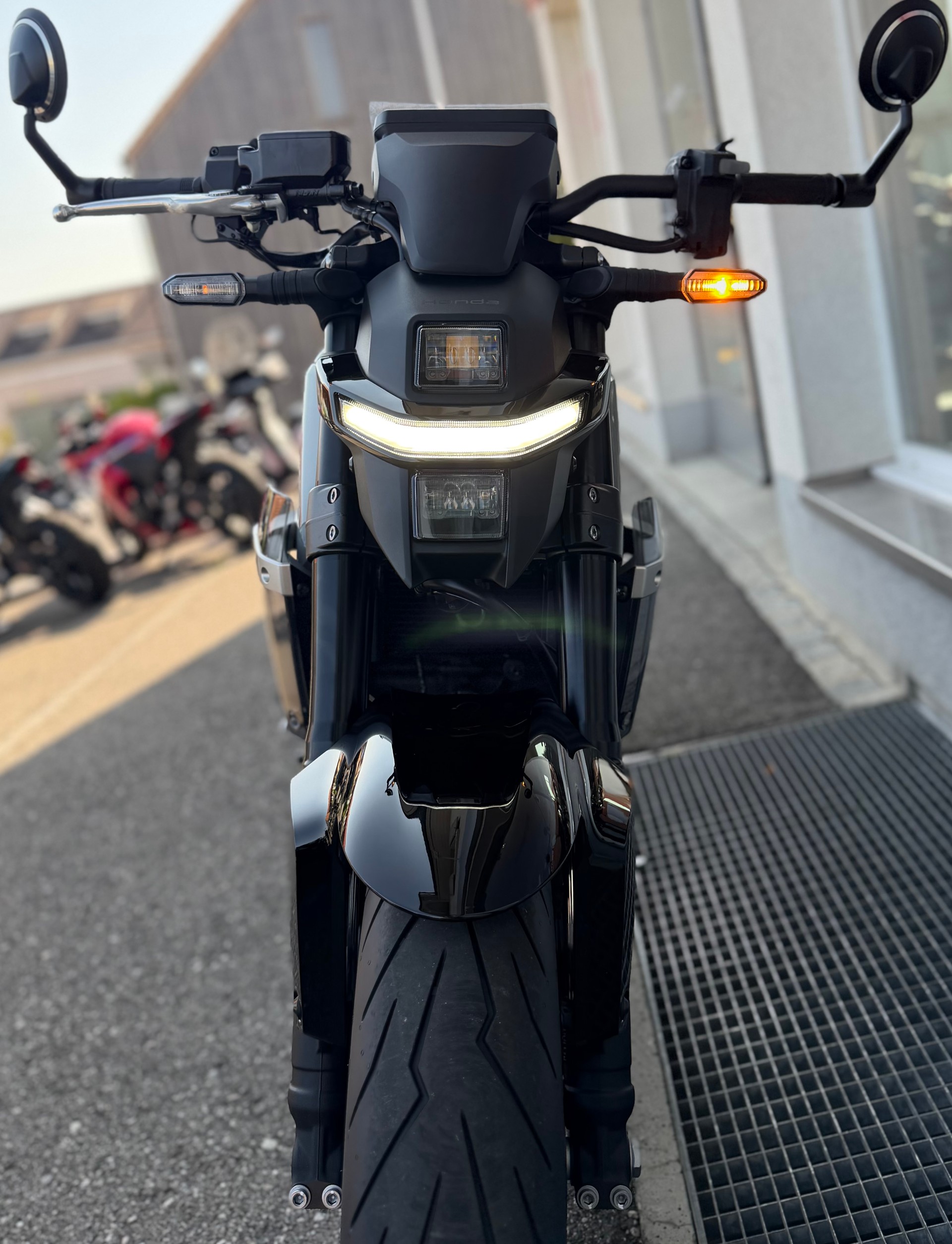 HONDA WN 7-showroom-element-1