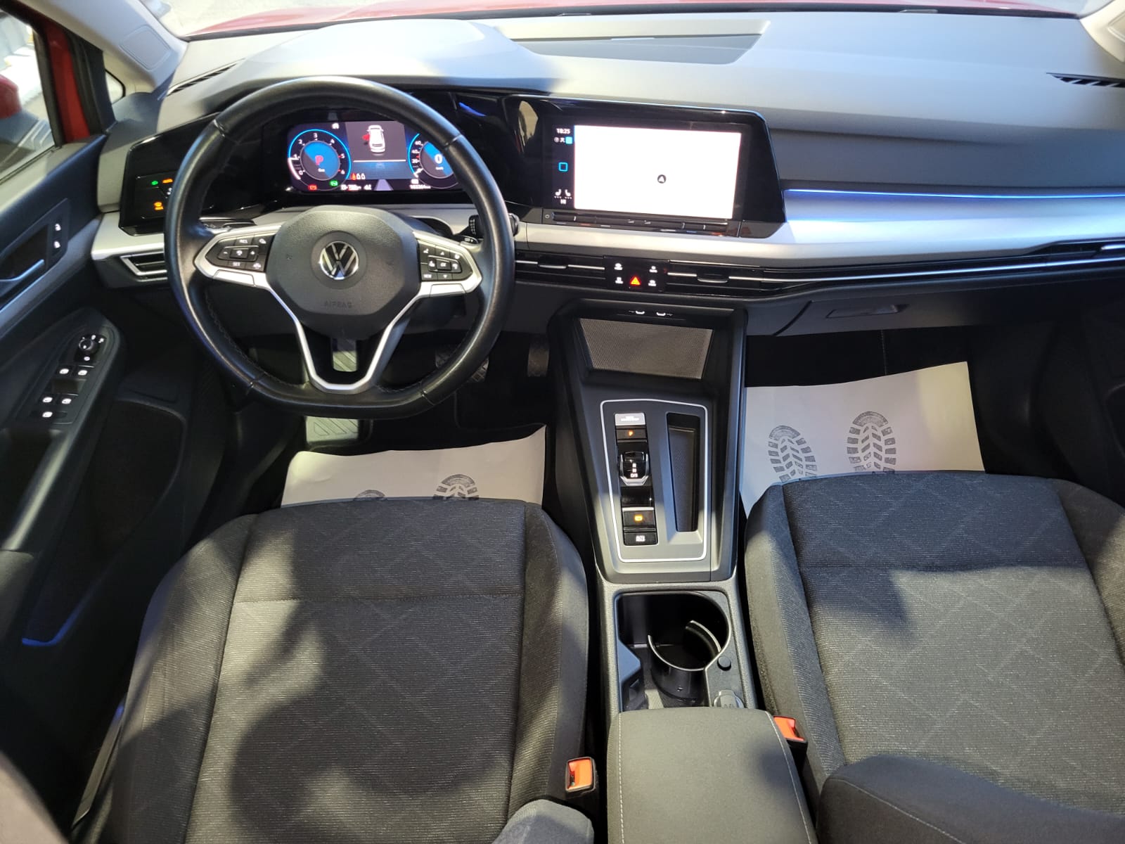 VW Golf Variant 2.0 TDI Life DSG-image-10