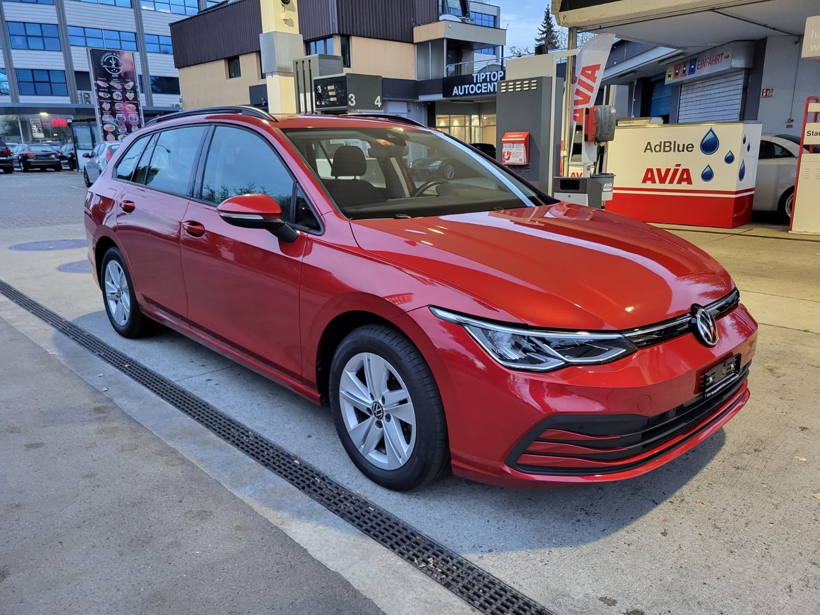 VW Golf Variant 2.0 TDI Life DSG-image-0