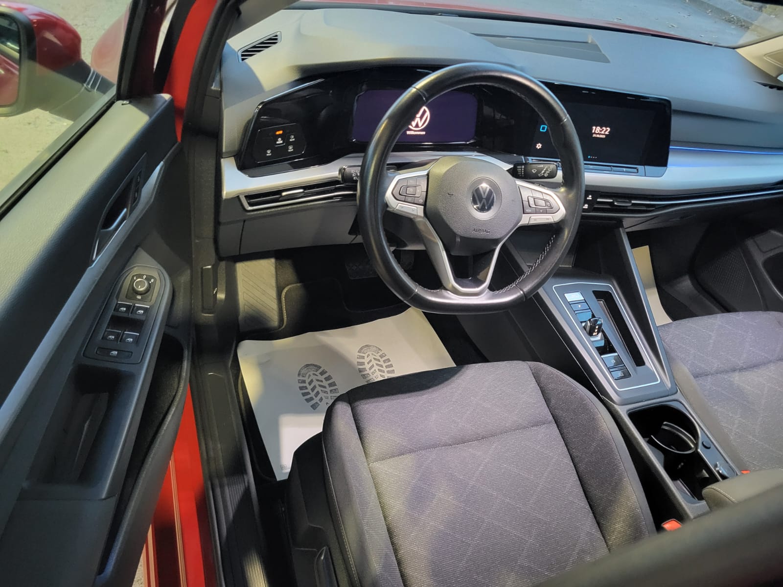 VW Golf Variant 2.0 TDI Life DSG-image-13