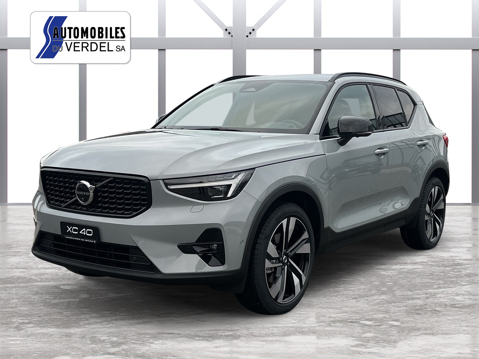 VOLVO XC40 2.0 B4 MH Plus Dark-image-0
