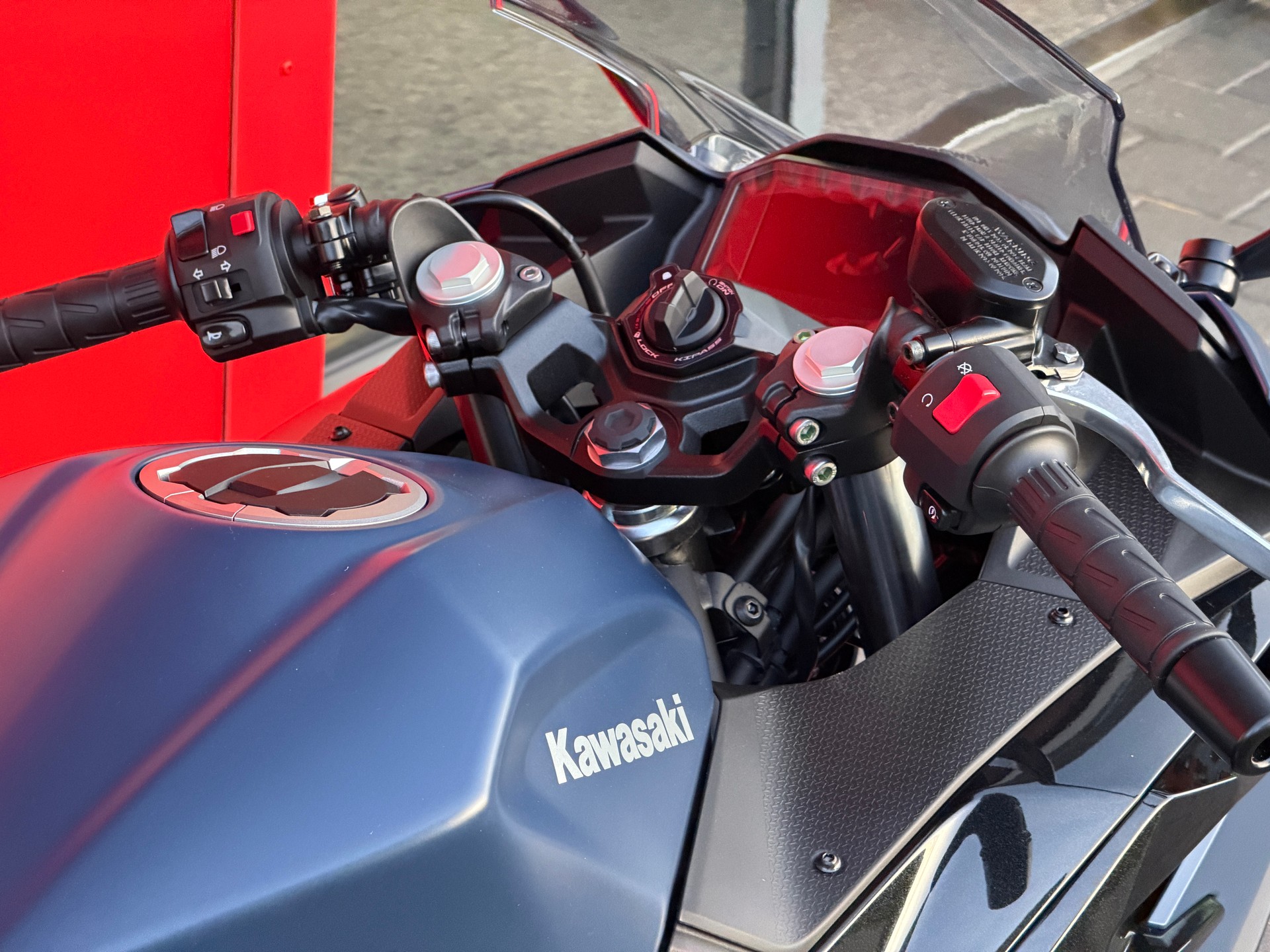 KAWASAKI Ninja 500 SE-showroom-element-3
