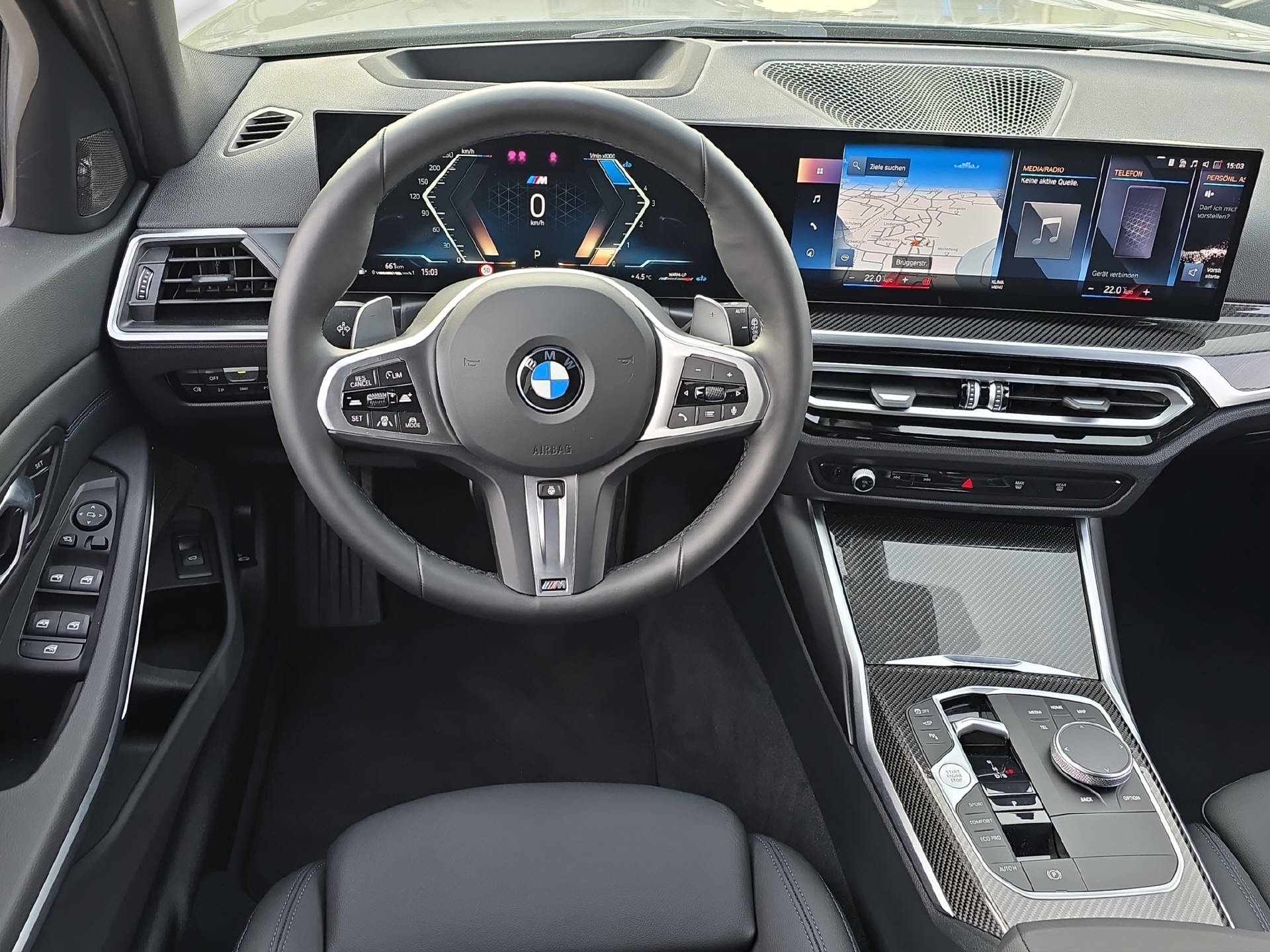 BMW 320d xDrive Touring M Sport ** 5 Jahre GARANTIE // 1'800 kg Anhängelast **-image-12