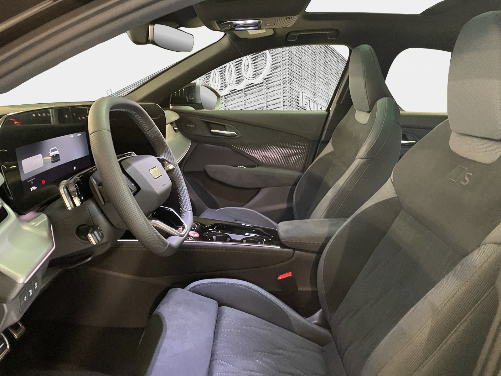 AUDI Q3 Sportback TFSI quattro 195 kW S tronic-image-9