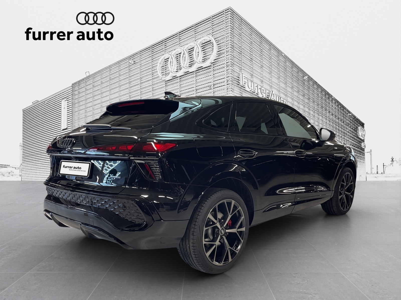 AUDI Q3 Sportback TFSI quattro 195 kW S tronic-image-4