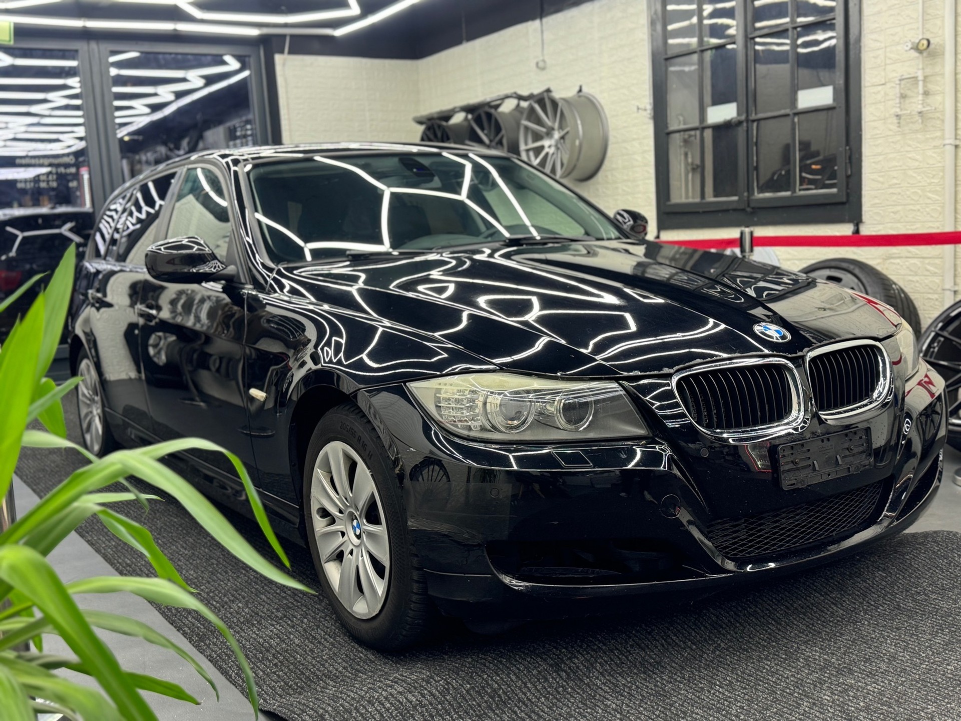 BMW 316D E91-image-0