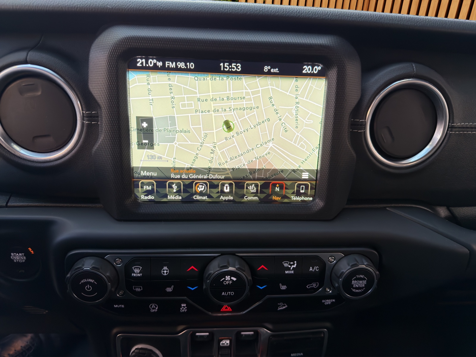 JEEP SAHARA-image-13