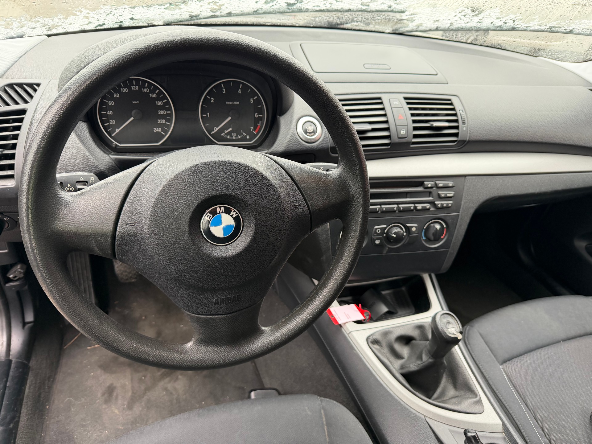 BMW 116i-image-7
