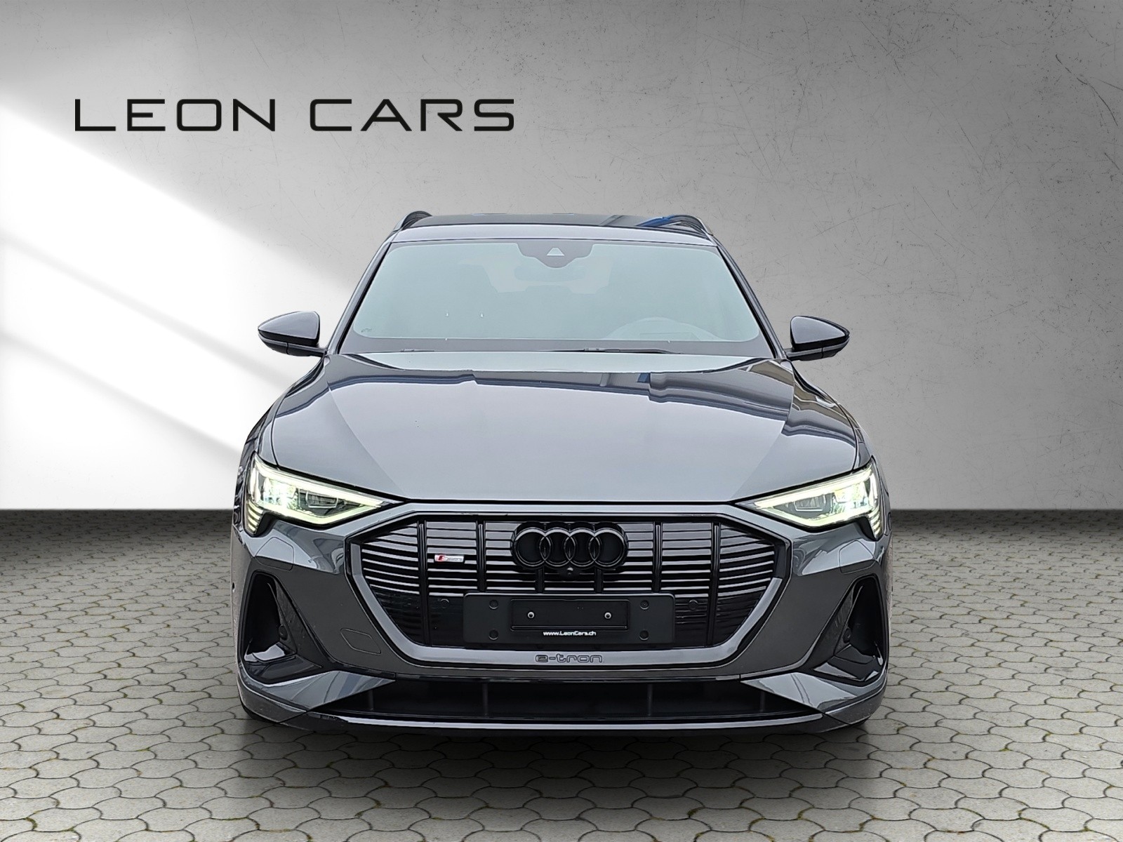 AUDI e-tron 55 S Line Black Edition quattro-image-3
