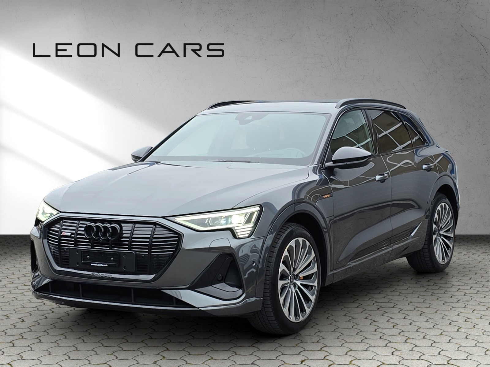 AUDI e-tron 55 S Line Black Edition quattro-image-0