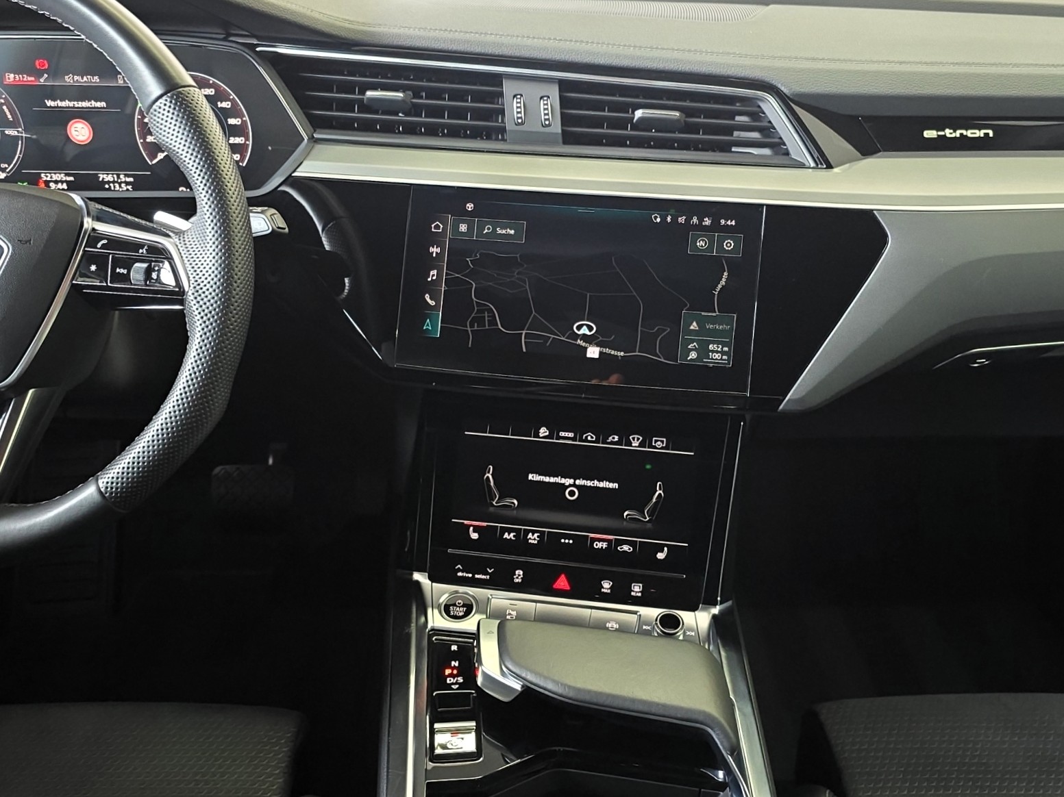 AUDI e-tron 55 S Line Black Edition quattro-image-9