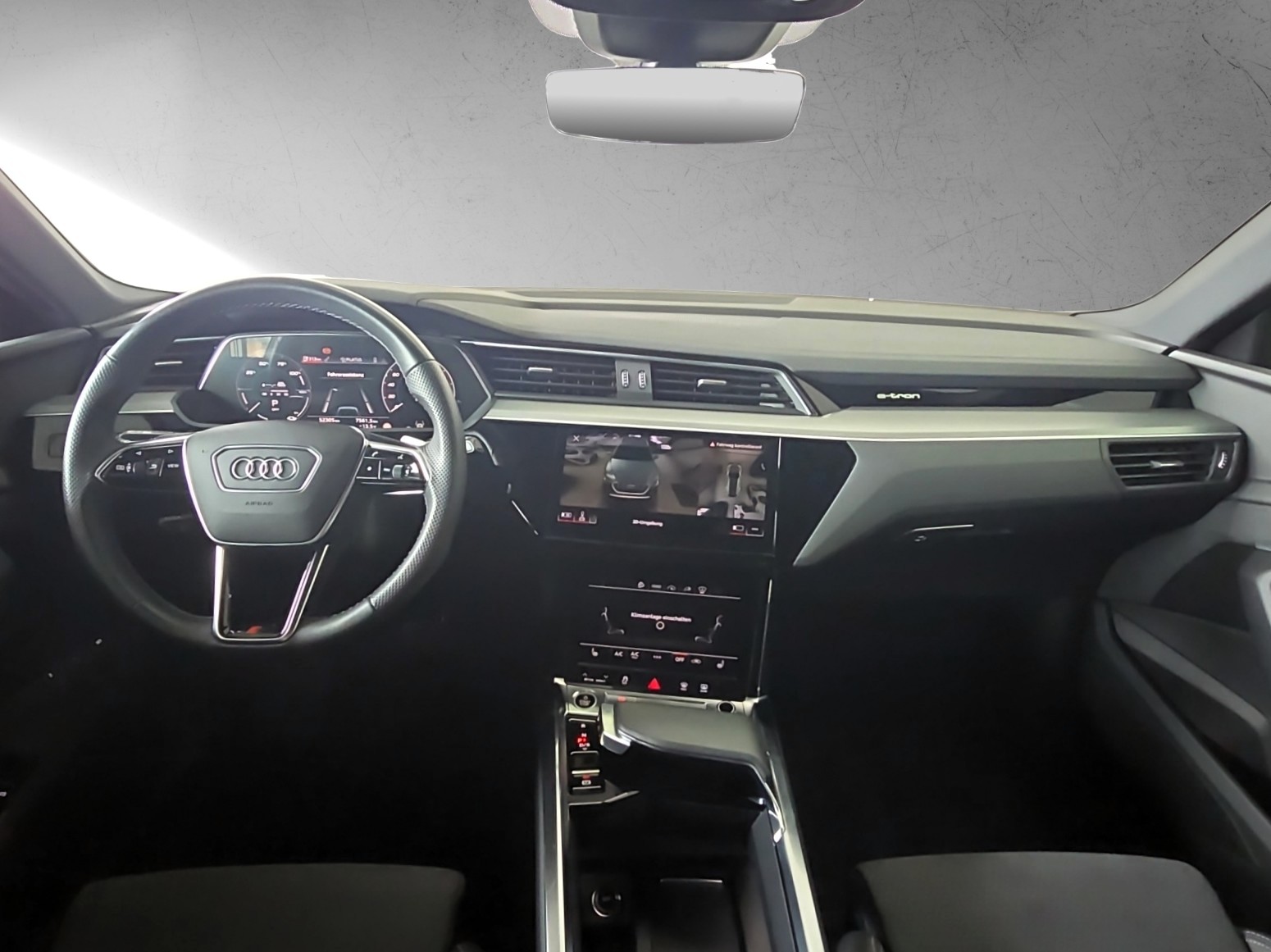 AUDI e-tron 55 S Line Black Edition quattro-image-8