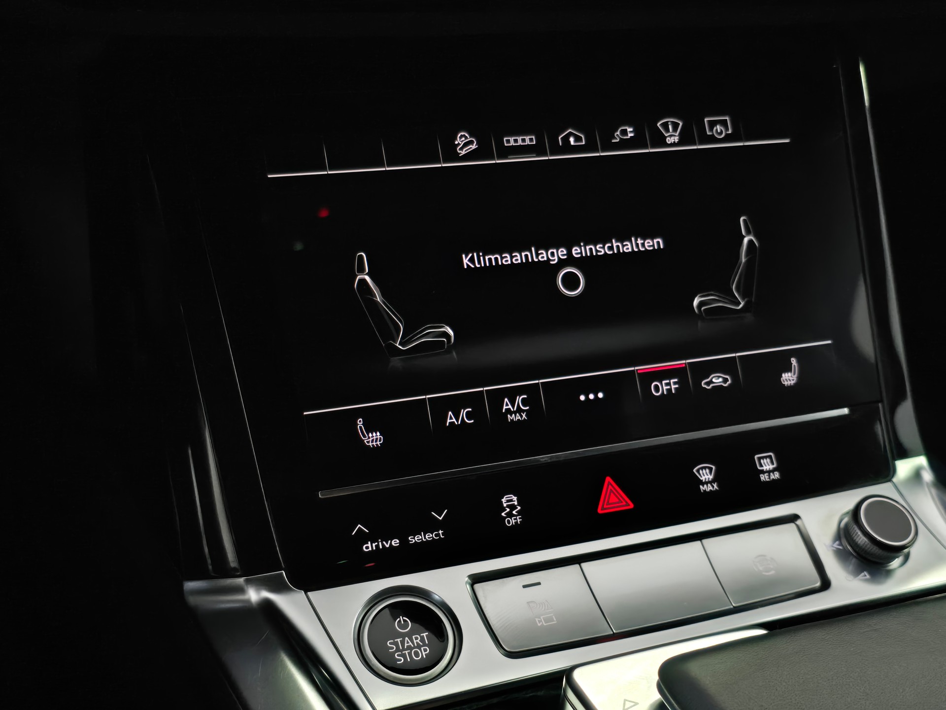 AUDI e-tron 55 S Line Black Edition quattro-image-29