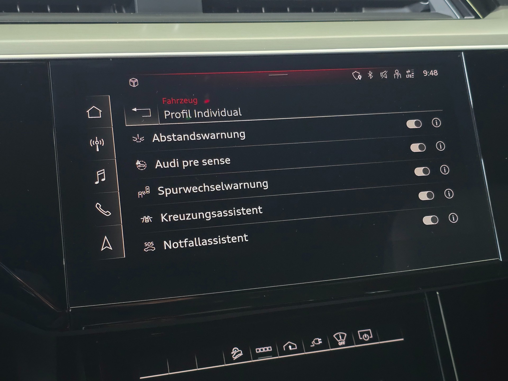 AUDI e-tron 55 S Line Black Edition quattro-image-17