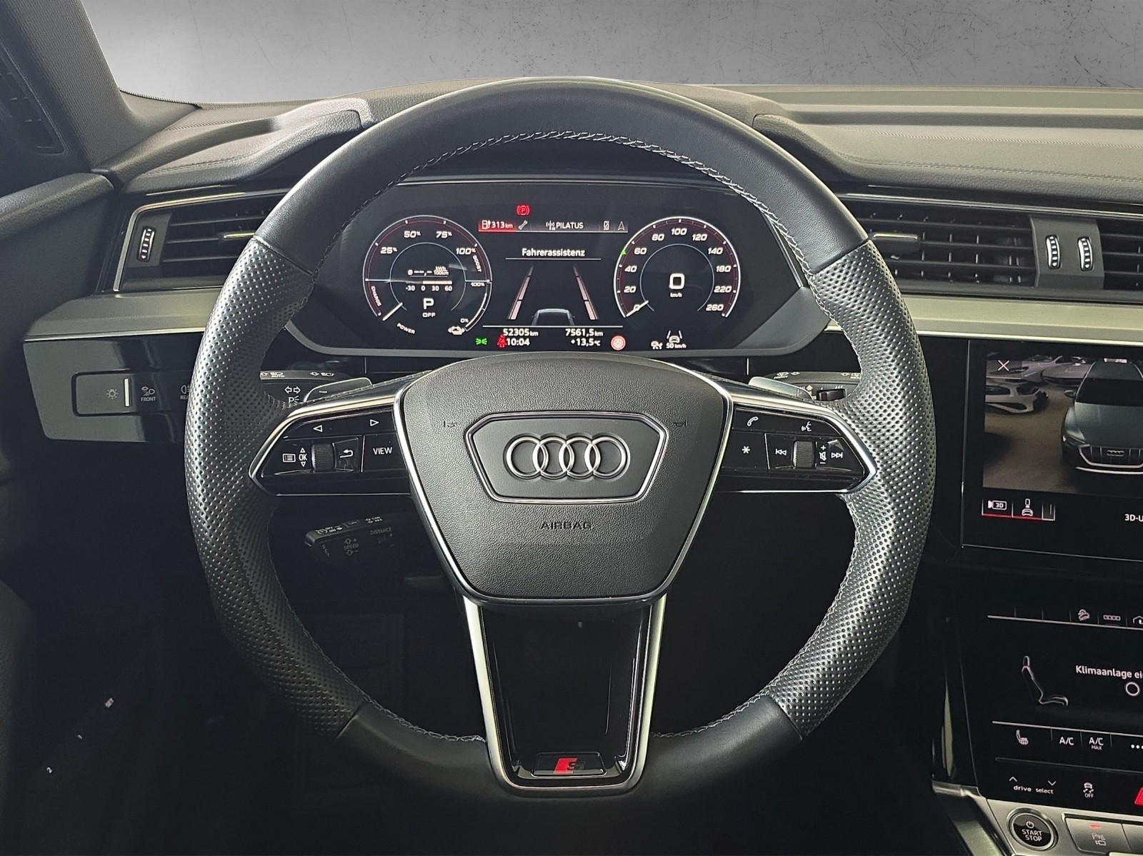 AUDI e-tron 55 S Line Black Edition quattro-image-10