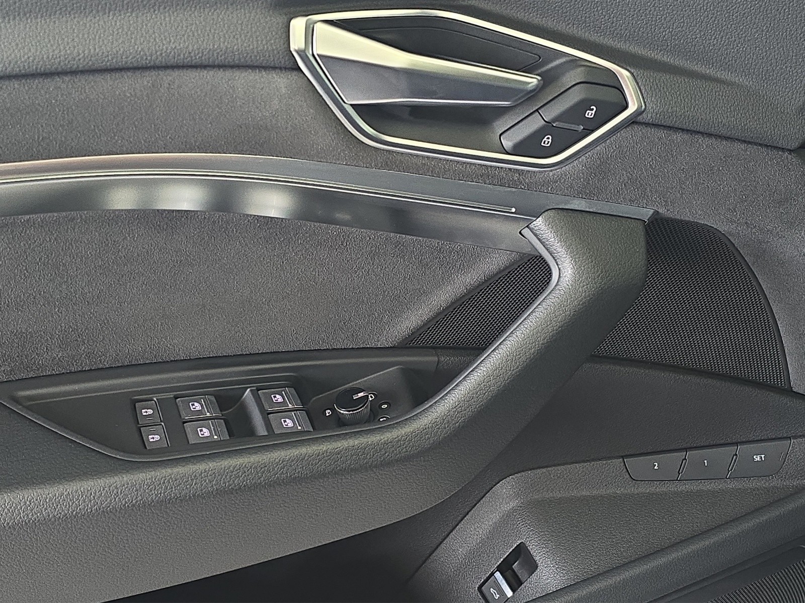 AUDI e-tron 55 S Line Black Edition quattro-image-31