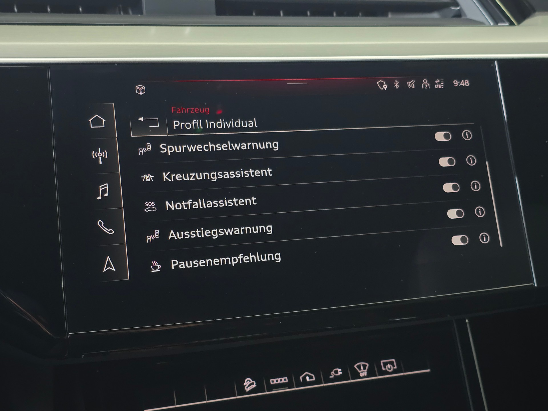 AUDI e-tron 55 S Line Black Edition quattro-image-18