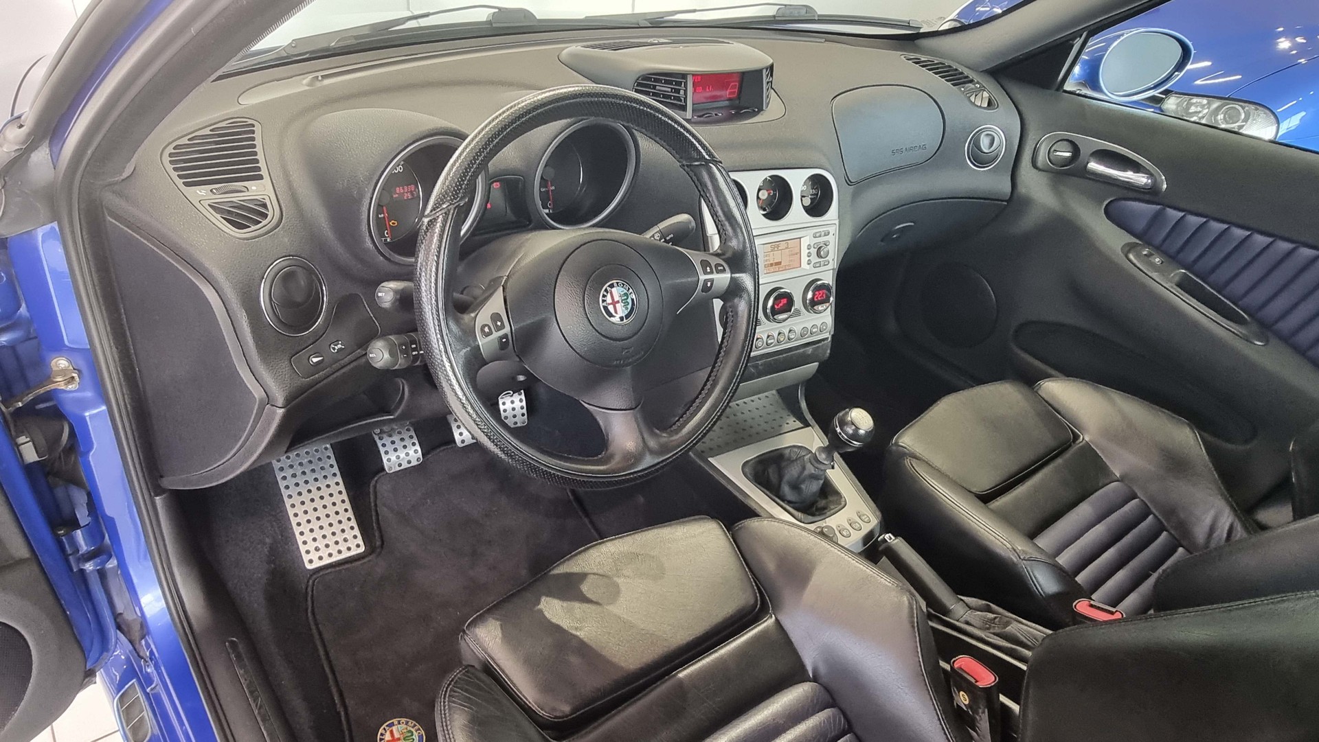 ALFA ROMEO 156 3.2 V6 24V GTA Distinctive-image-14