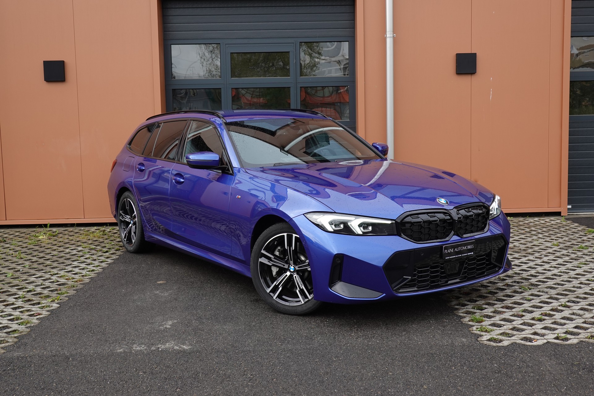 BMW 330i Touring xDrive Steptronic M Sport - "Caméra * Tempomat Adapt. * Hayon Electrique * Drive Select"-image-0