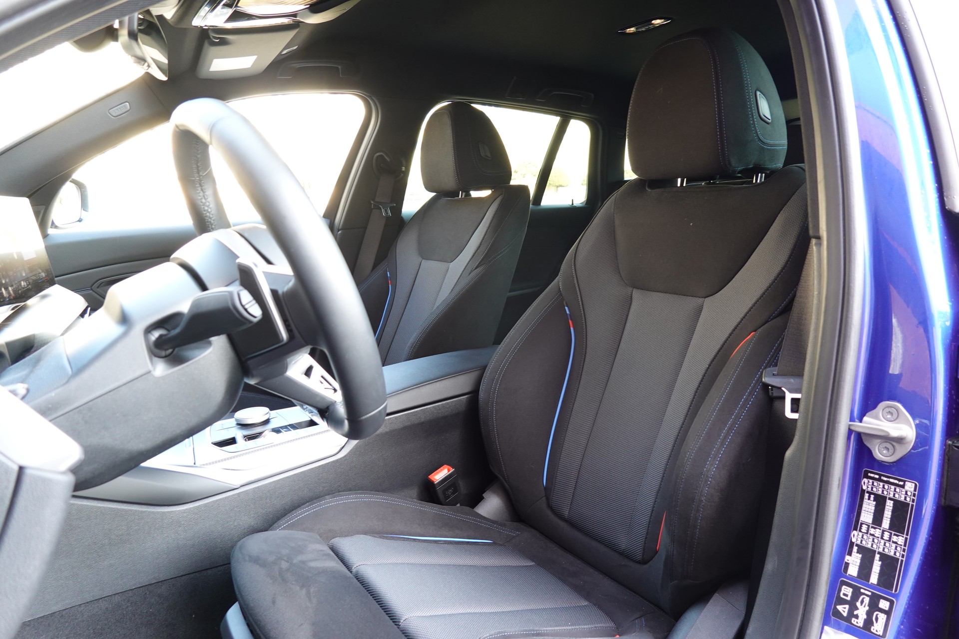 BMW 330i Touring xDrive Steptronic M Sport - "Caméra * Tempomat Adapt. * Hayon Electrique * Drive Select"-image-23