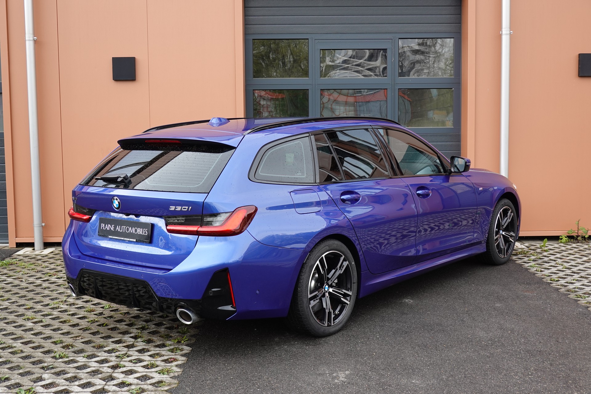 BMW 330i Touring xDrive Steptronic M Sport - "Caméra * Tempomat Adapt. * Hayon Electrique * Drive Select"-image-7