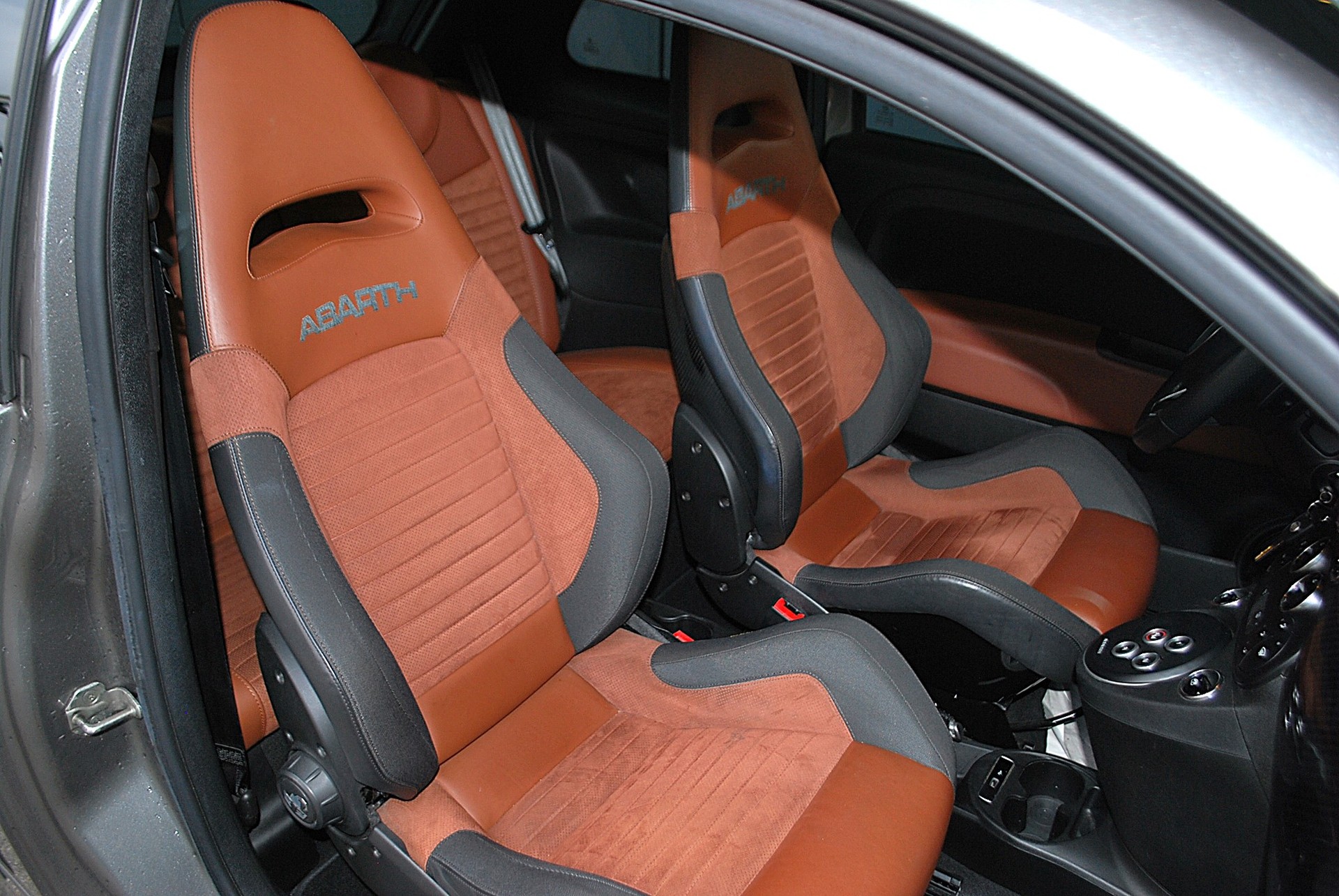 FIAT 595 1.4 16V Turbo Abarth Turismo Dualogic-image-10