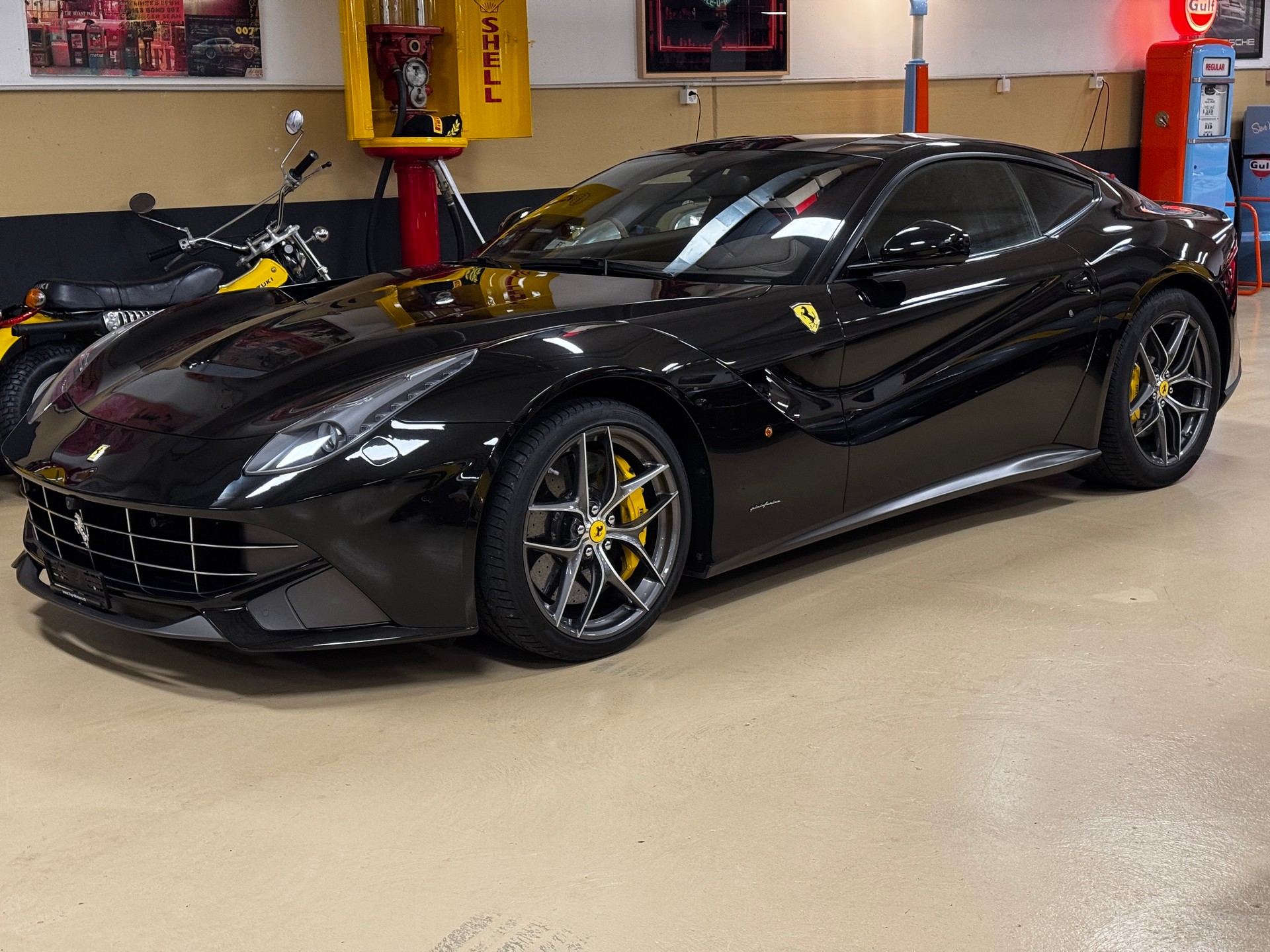 FERRARI F12 Berlinetta