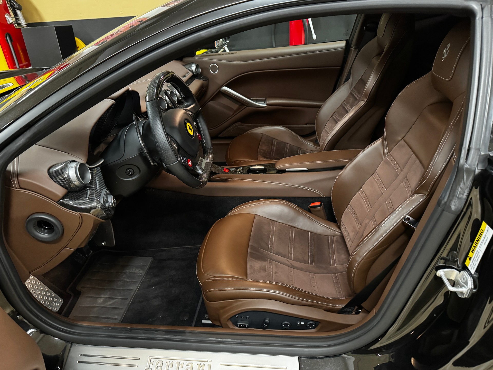 FERRARI F12 Berlinetta-image-7