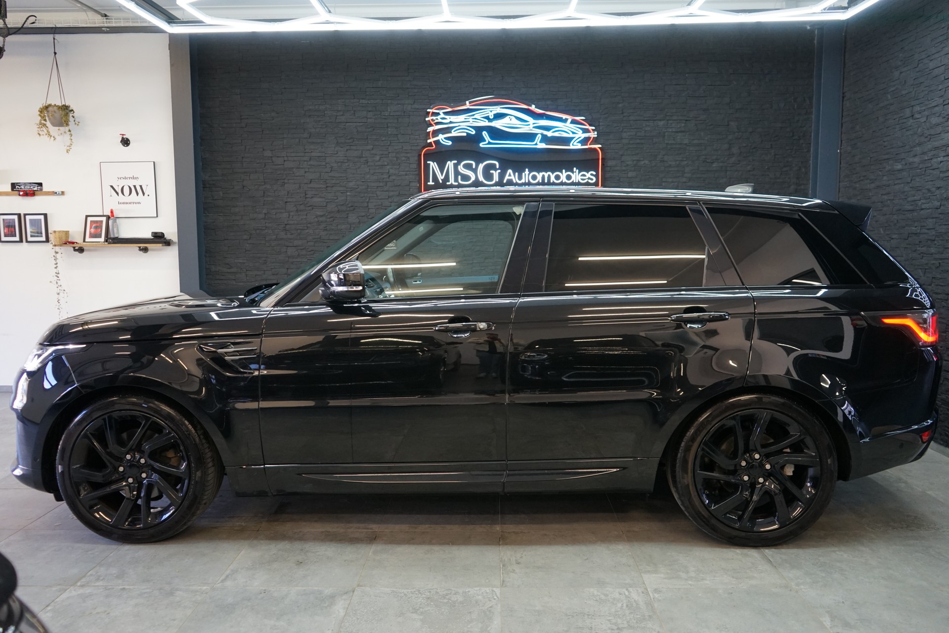 LAND ROVER Range Rover Sport 3.0 SDV6 HSE Automatic-image-1