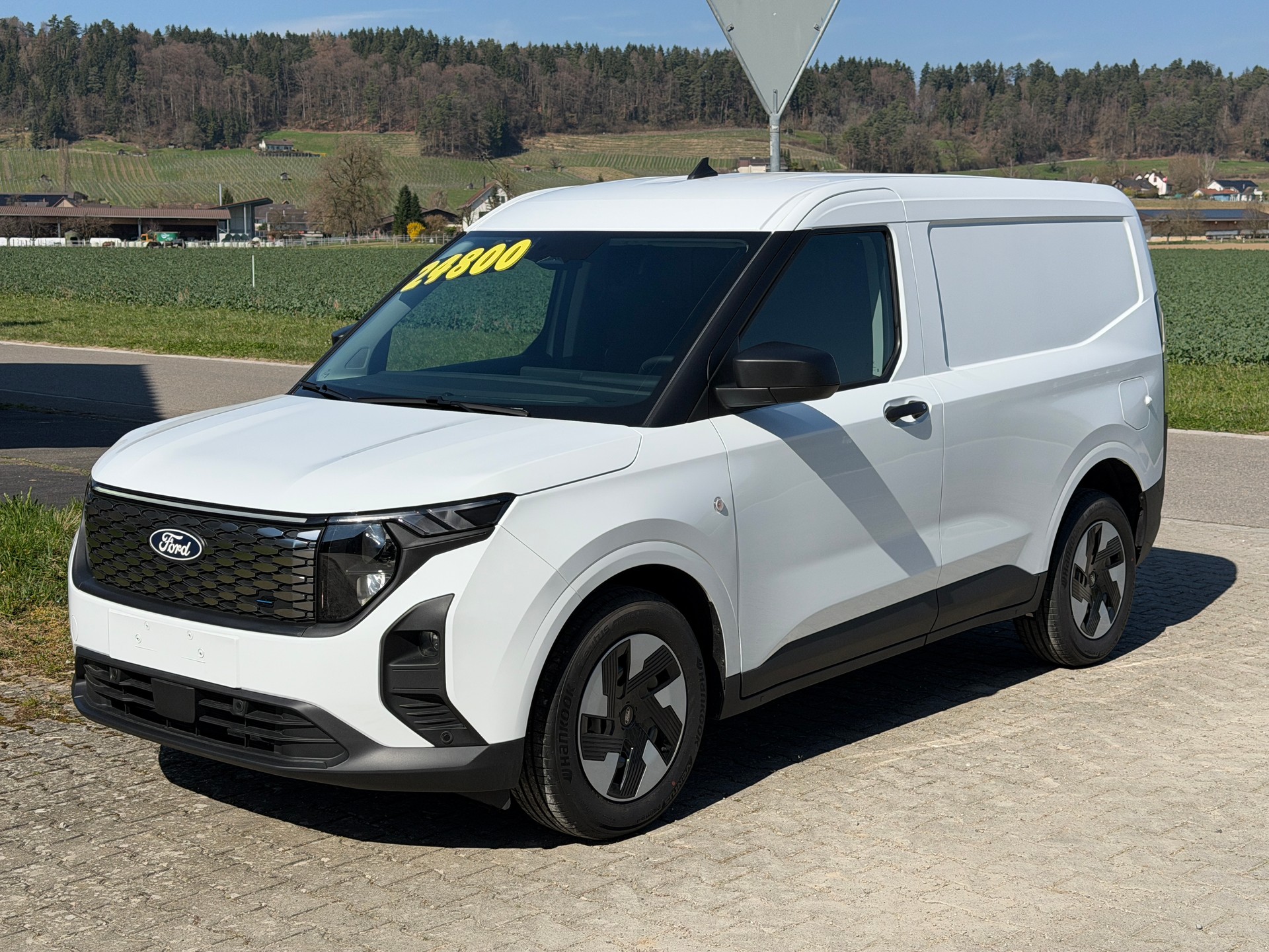 FORD E-Transit Courier Van Trend 43,5kWh-image-0