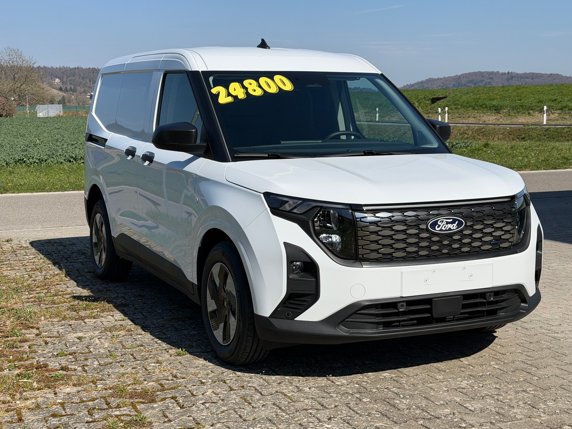 FORD E-Transit Courier Van Trend 43,5kWh-image-5