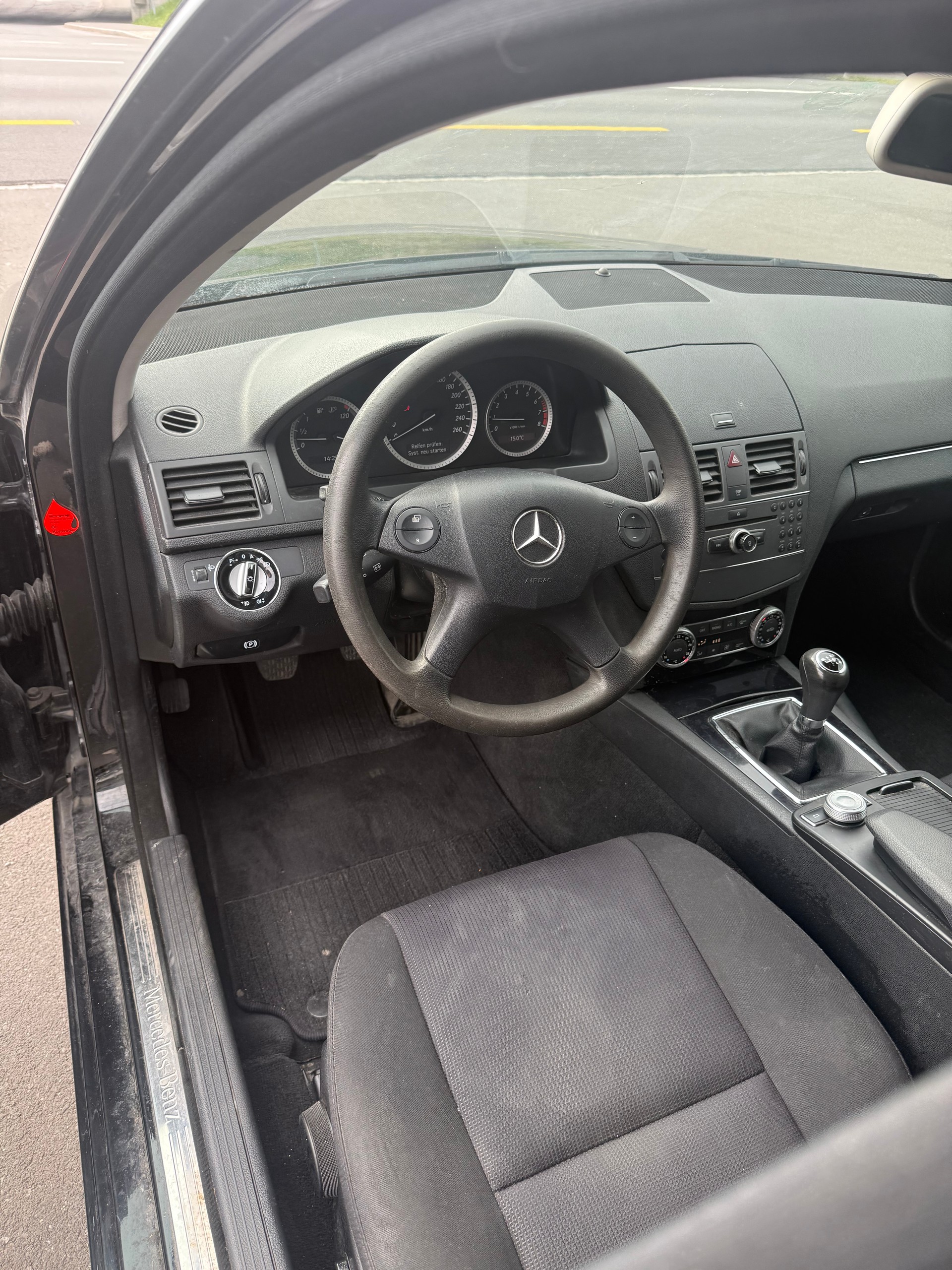 MERCEDES-BENZ C 180 Kompressor BlueEfficiency Elégance-image-5