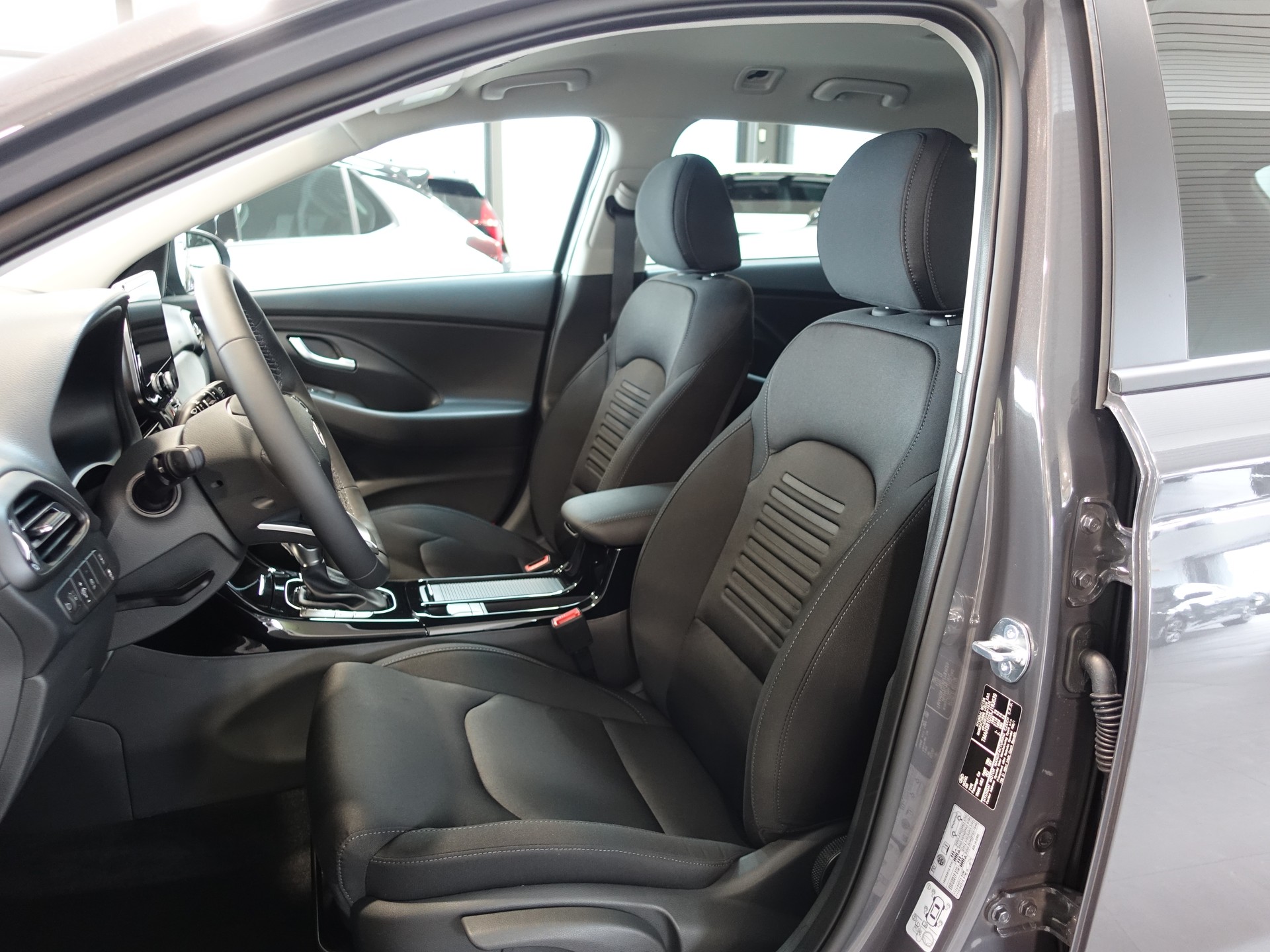 HYUNDAI i30 W 1.5 T-GDi AmpliaDCT-image-9