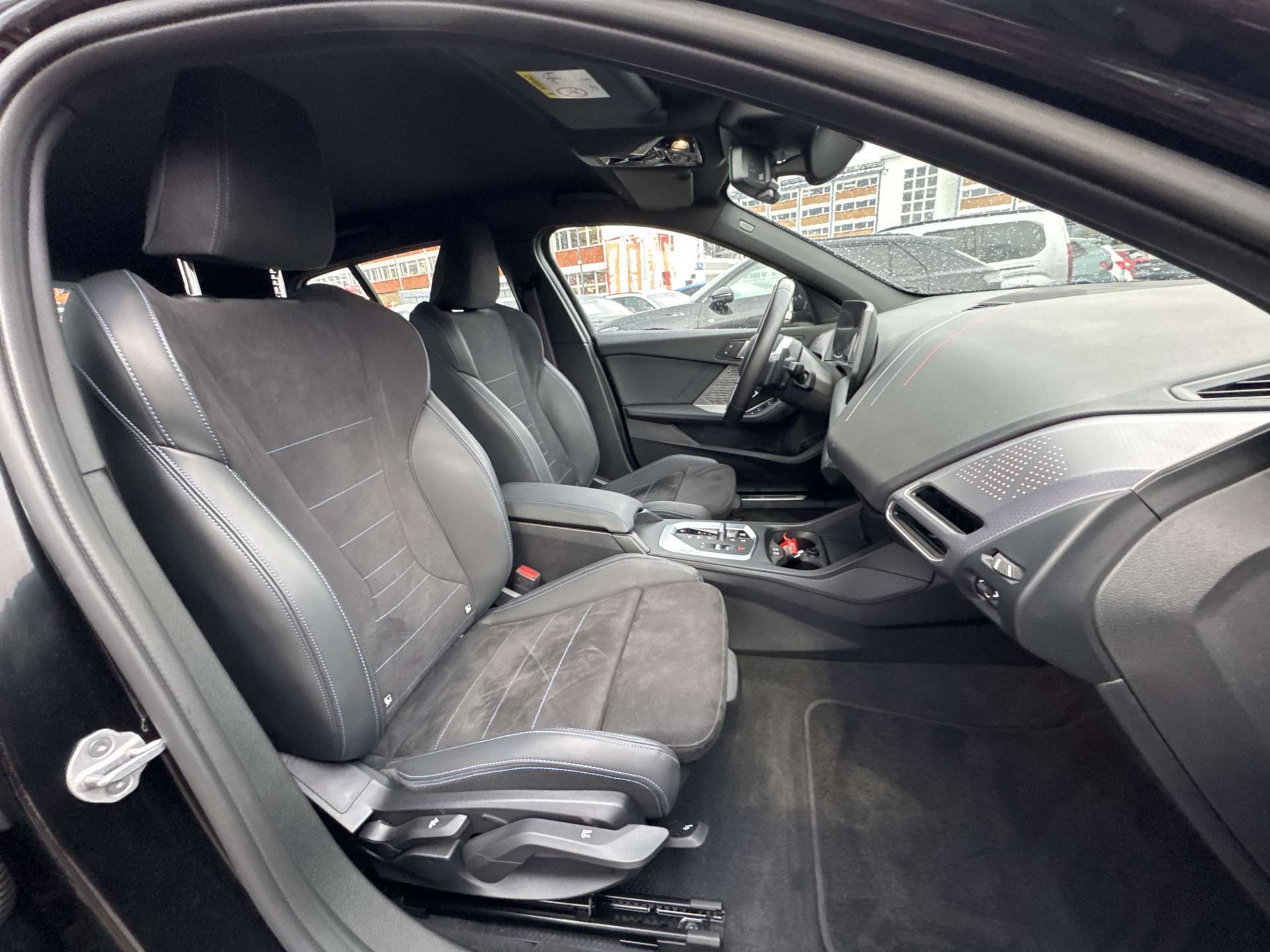 BMW 118d M-Sport Pro Steptronic-Automat-image-12