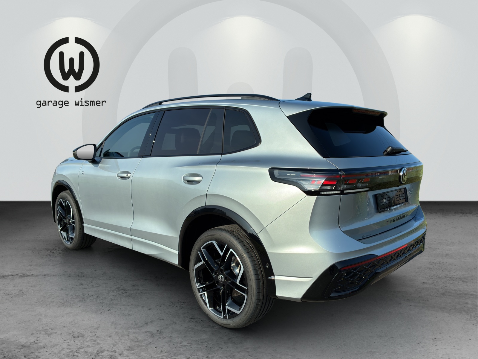 VW Tiguan 2.0 TSI DSG R-Line 4Motion-image-2
