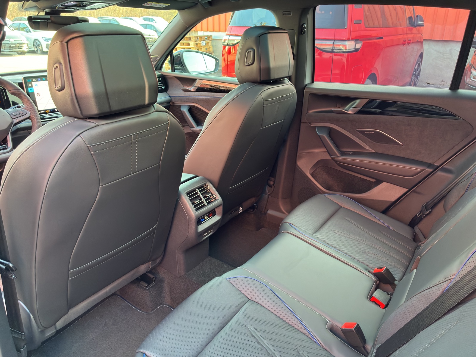 VW Tiguan 2.0 TSI DSG R-Line 4Motion-image-18