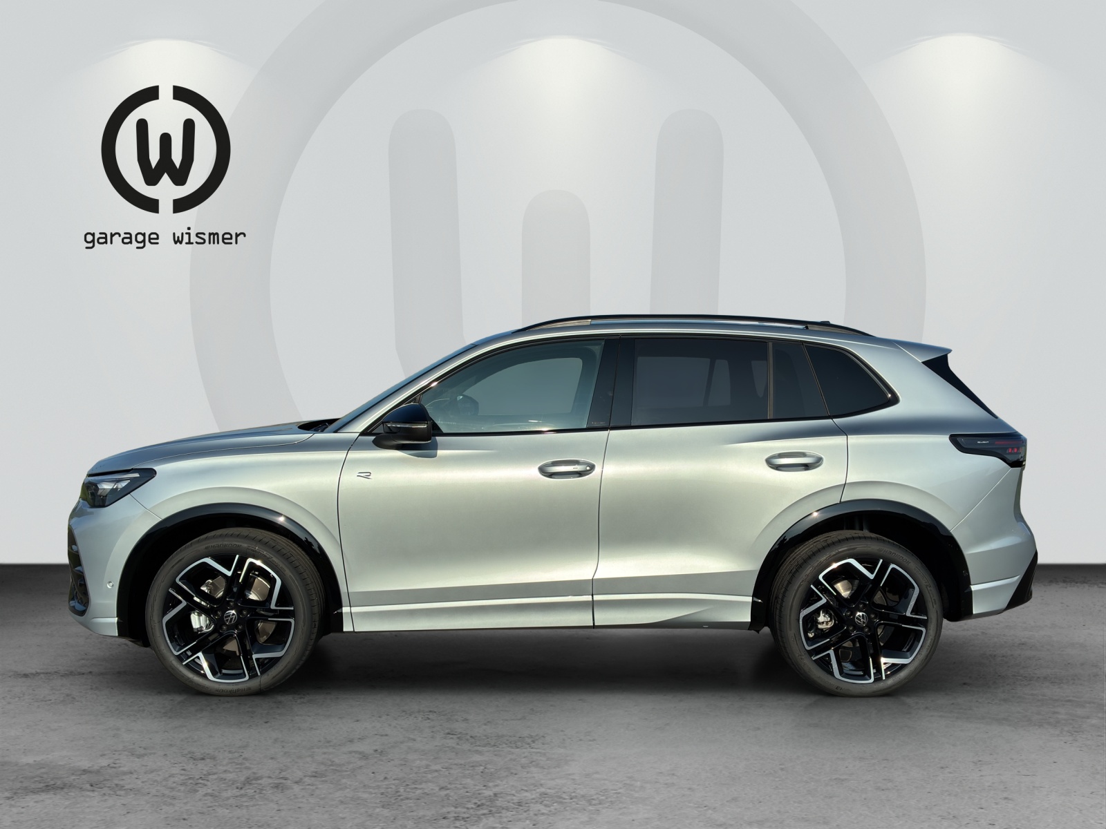 VW Tiguan 2.0 TSI DSG R-Line 4Motion-image-1