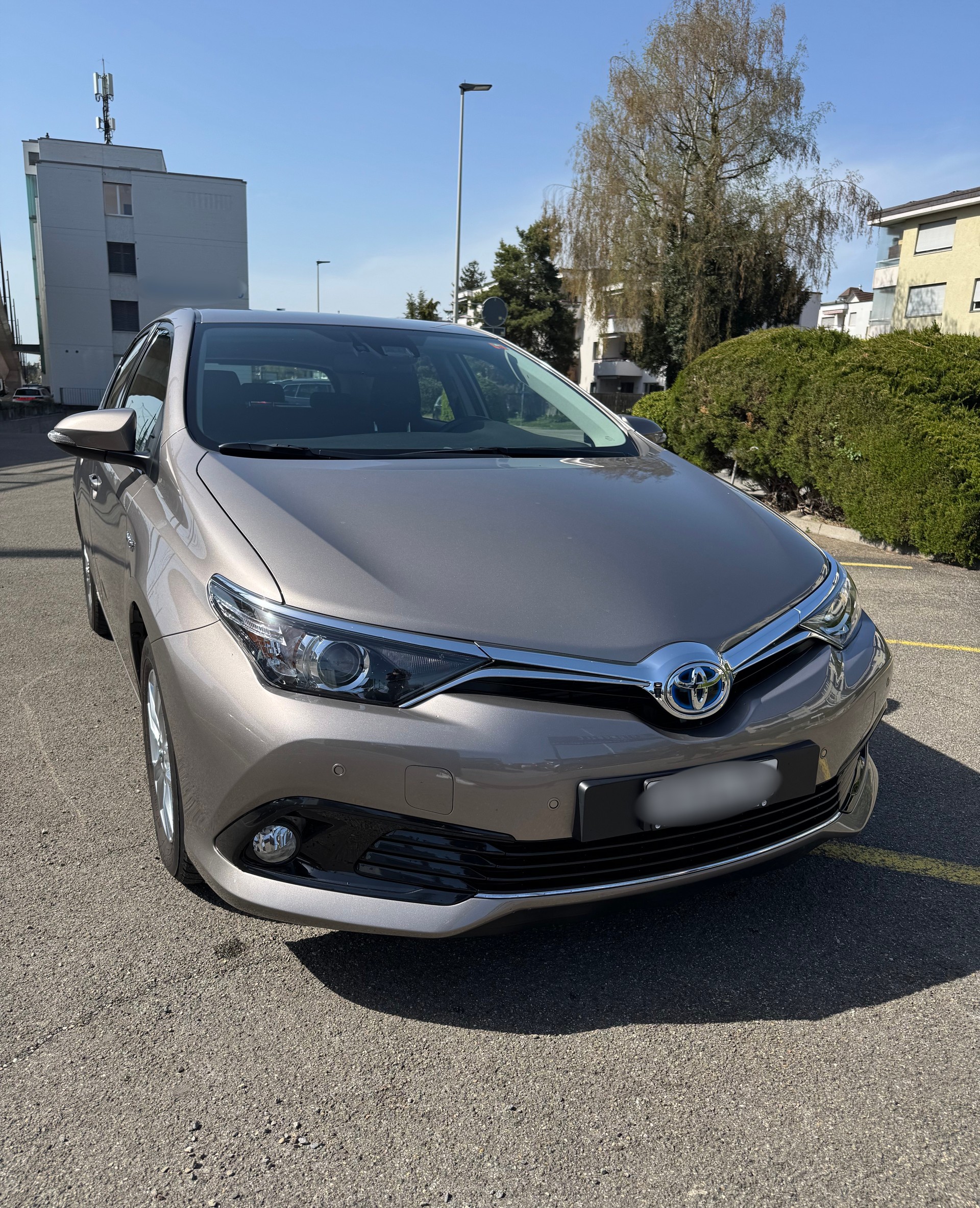 TOYOTA Auris 1.8 HSD Trend e-CVT