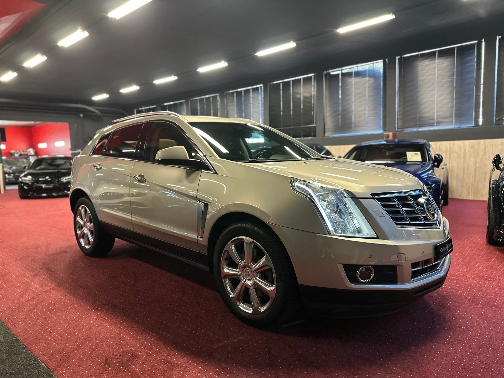 CADILLAC SRX 3.6 V6 Sport Luxury 4WD Automatic / ** Frisch ab MFK + Service **-image-2
