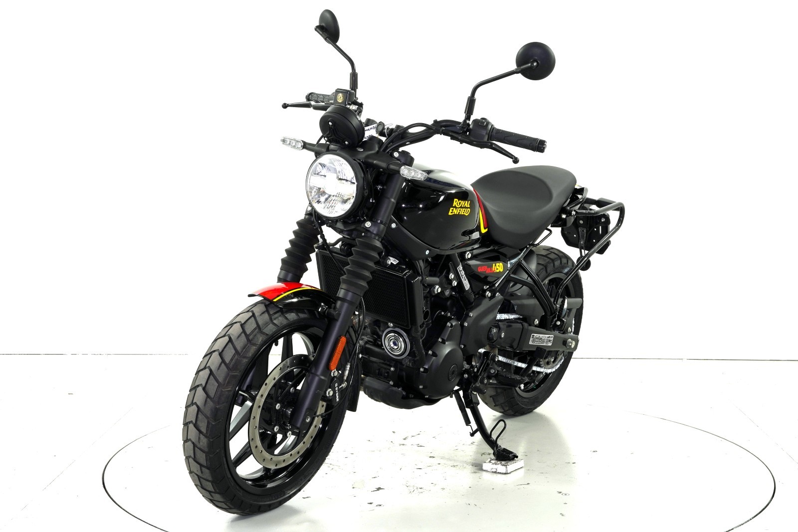 ROYAL ENFIELD 450-showroom-element-2