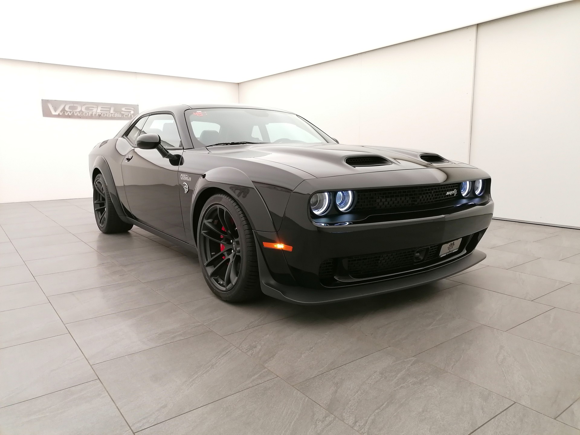 DODGE Challenger Hellcat WB Jailbreak-showroom-element-2