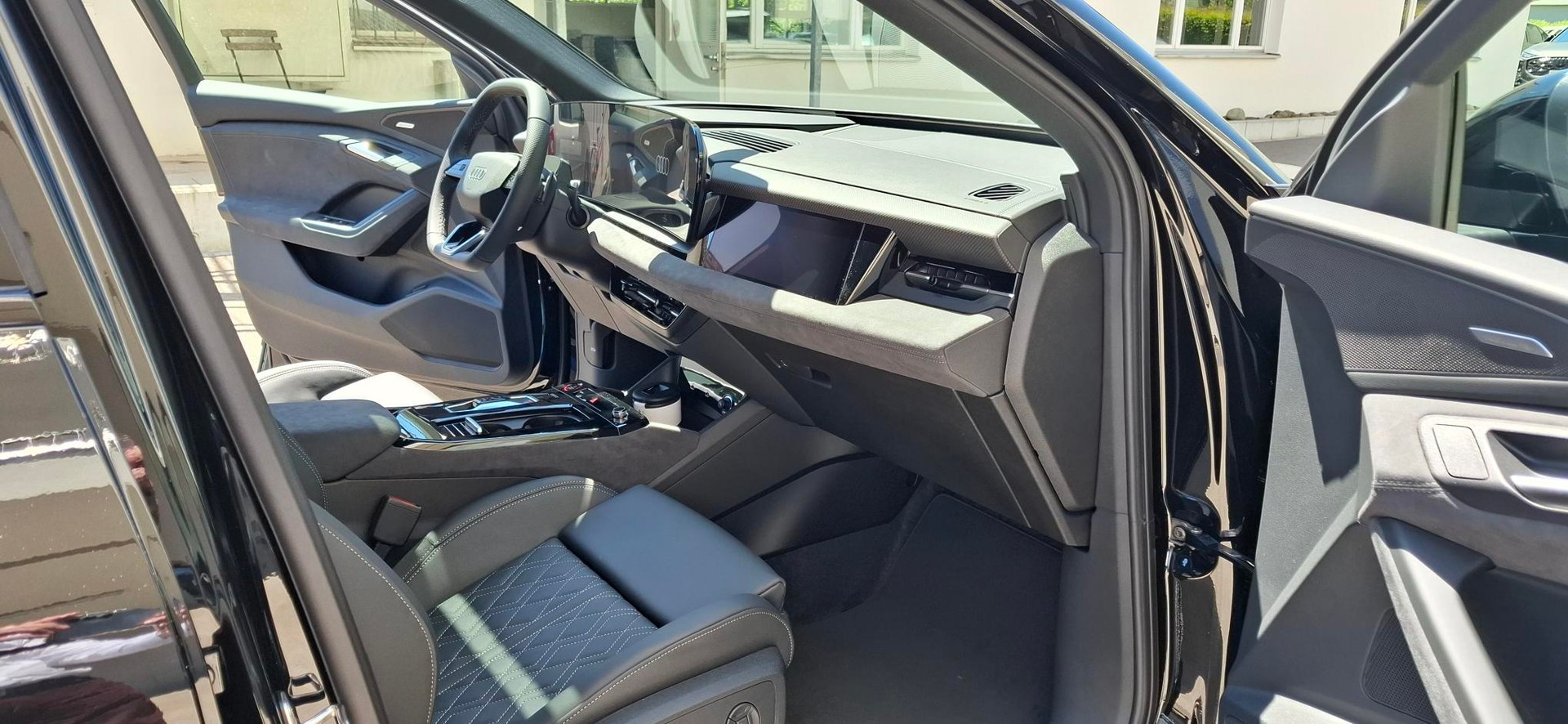 AUDI SQ6 e-tron quattro-image-8
