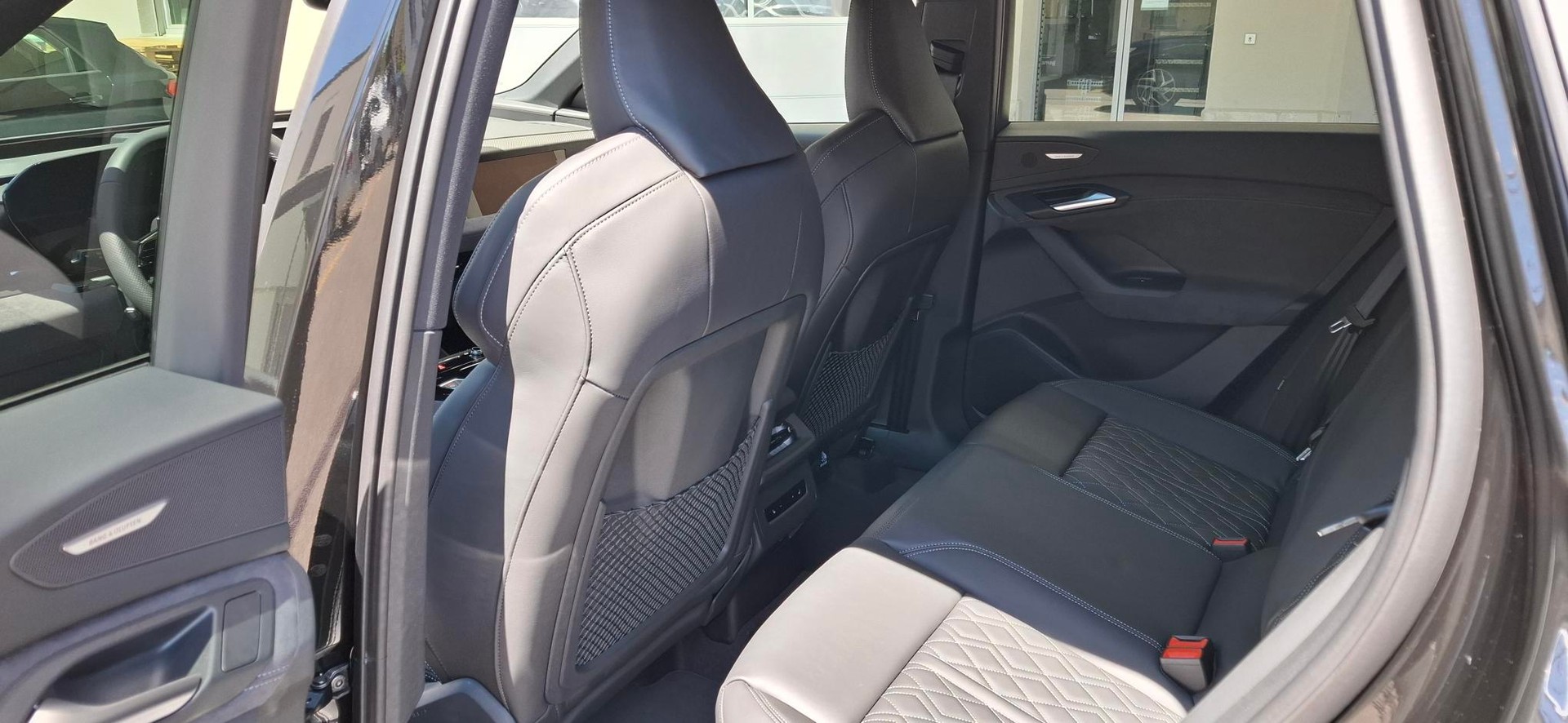 AUDI SQ6 e-tron quattro-image-10
