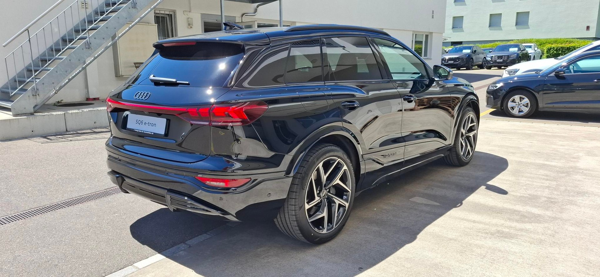 AUDI SQ6 e-tron quattro-image-4